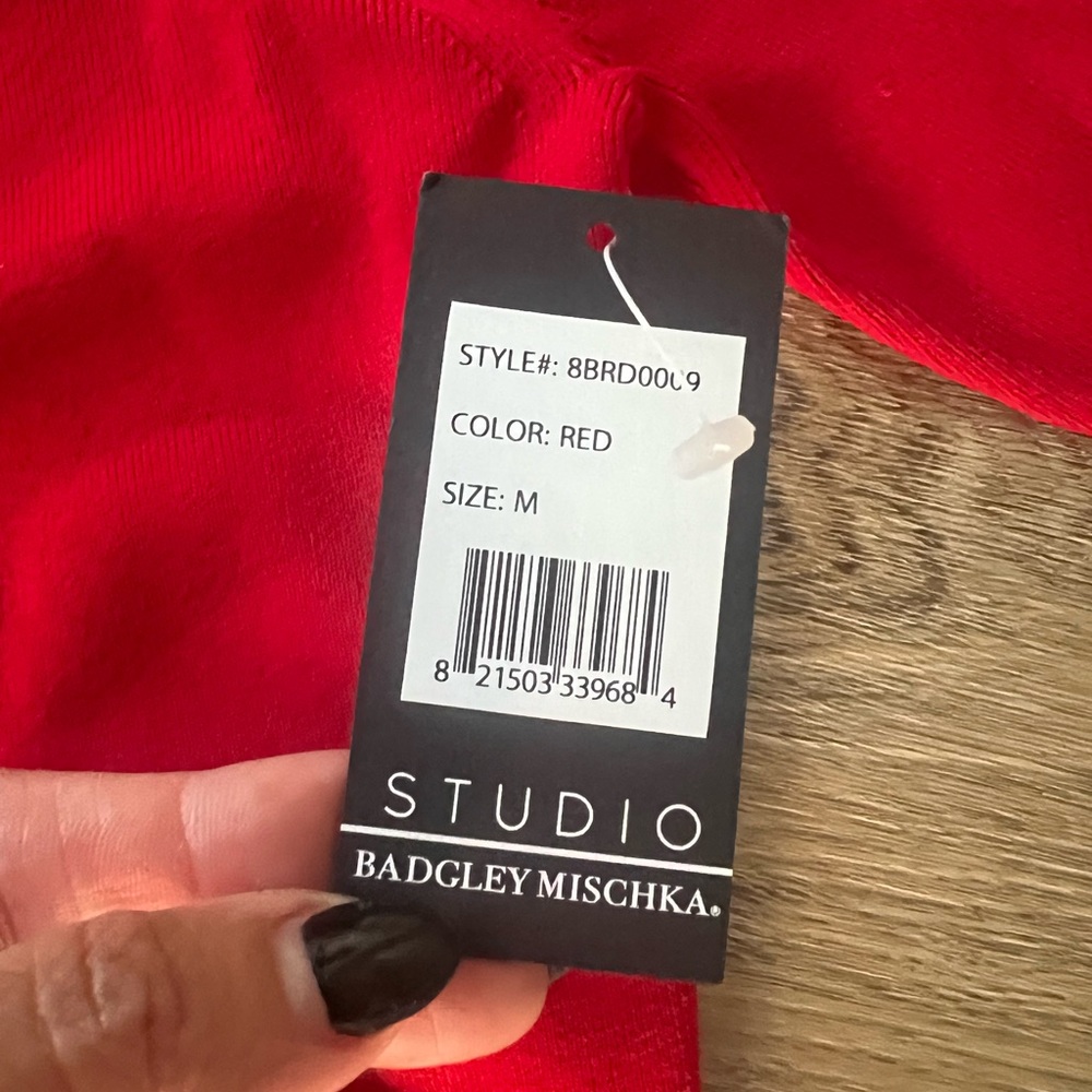 Badgley Mischka NWT red off shoulder, bodycon,cocktail $280 retail- - Picture 3 of 9